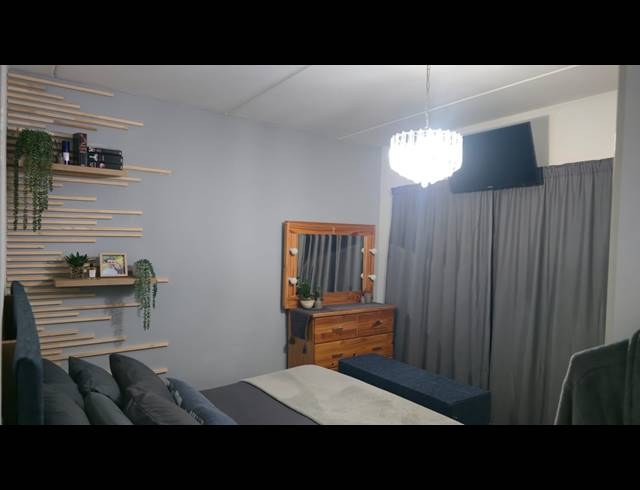 2 BEDROOM TOWNHOUSE FOR SALE IN SONNEVELD